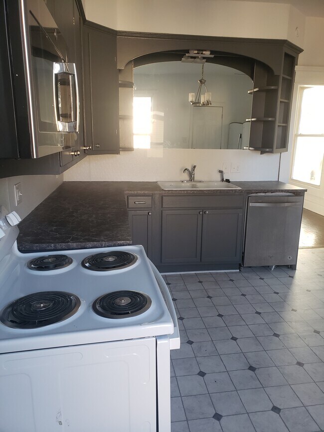 Photo - 23 N Morris St