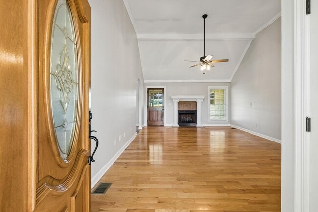 Photo - 100 Heath Rd
