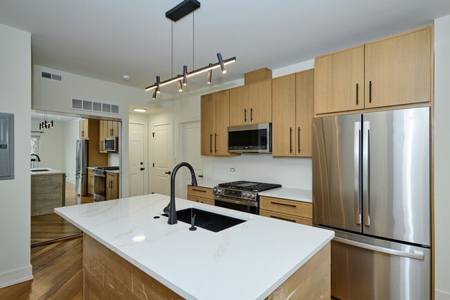 Photo - 5200 N Winthrop Ave Unit 3N