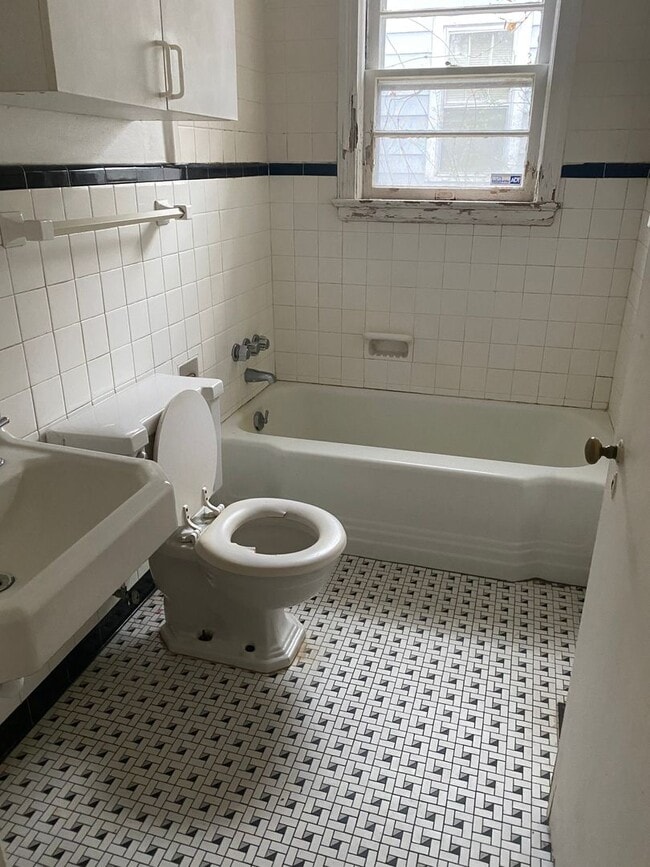 Photo - 1511 Howard St