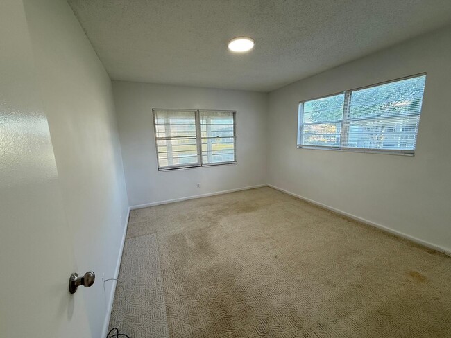 Photo - 360 Fanshaw I