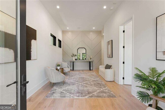 Photo - 194 E Lake Terrace SE