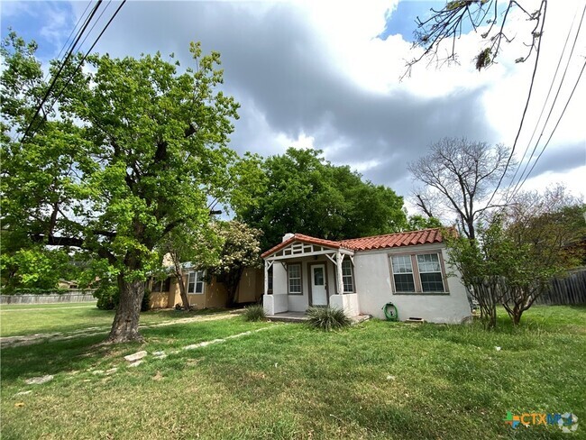 Building Photo - 1030 Cole Ave Rental