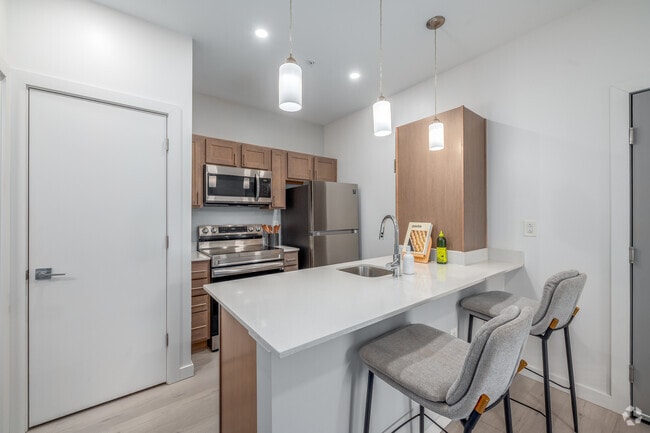 Interior Photo - Franklin West