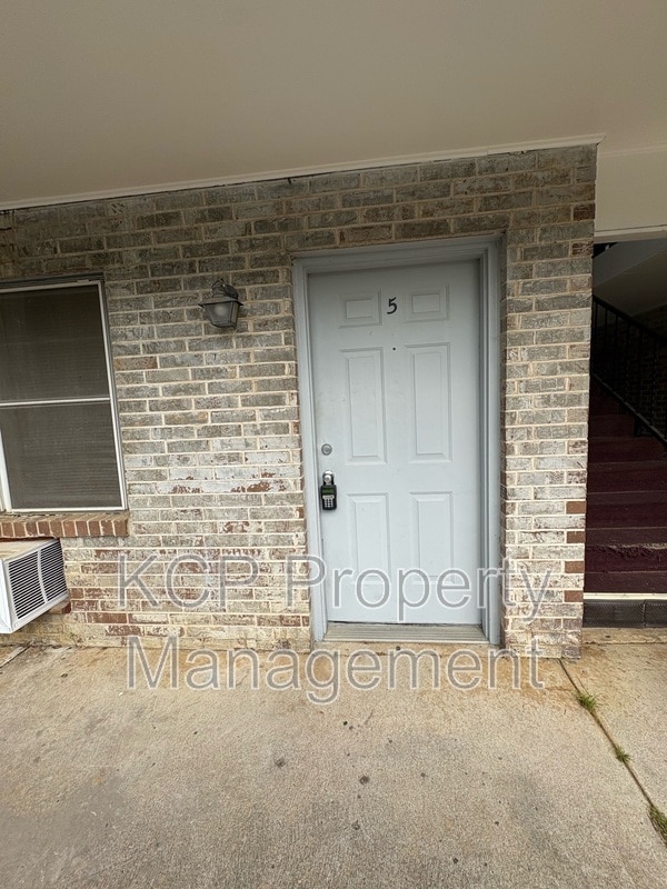 Building Photo - 1007 Cedar St