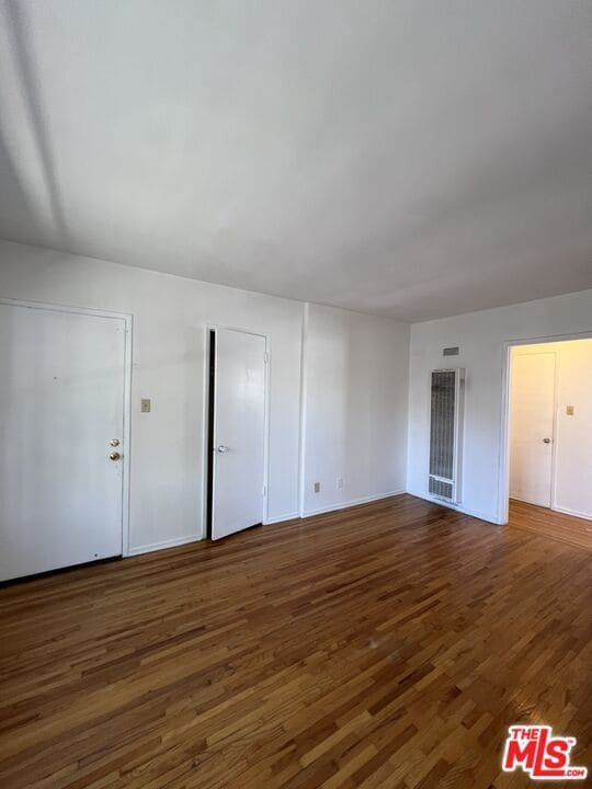 Photo - 873 N Hoover St Unidad 1/2