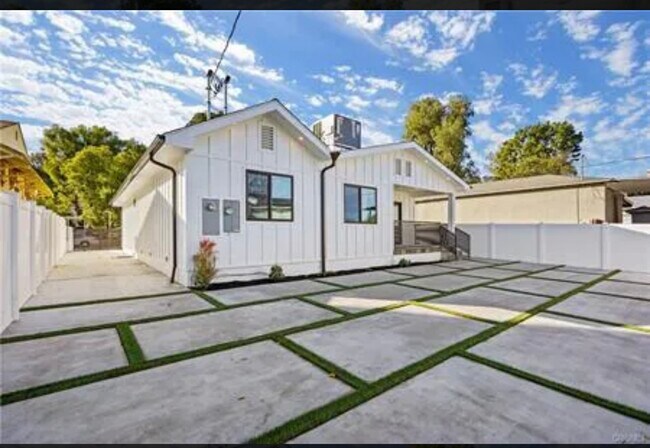 Photo - 22117 Avenue San Luis