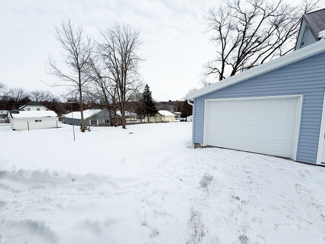 Photo - 602 Grove St