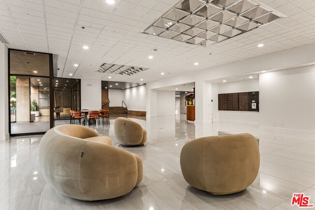 Photo - 727 S Ardmore Ave Unit 106