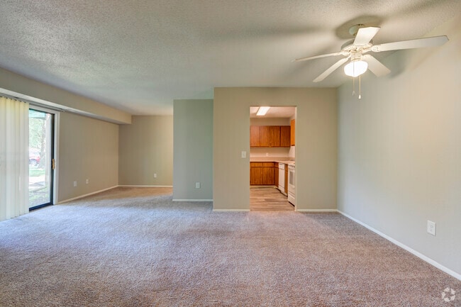 2BR, 1BA - 900SF - Dining Room - Maple Park Terraces
