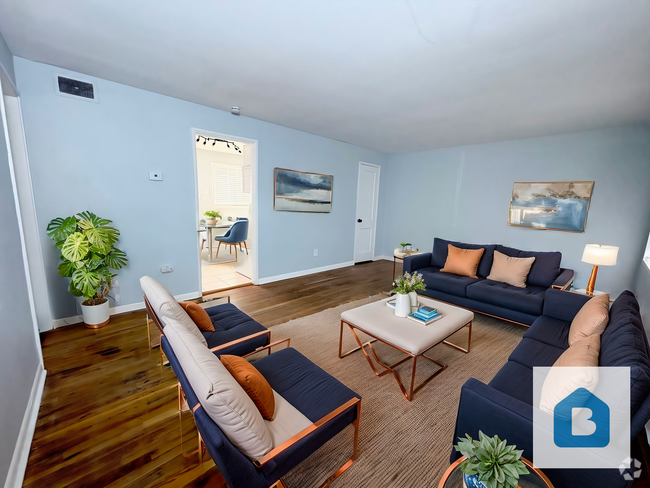 Building Photo - Charming 2-Bedroom, 1-Bath Renovated Gem n... Rental