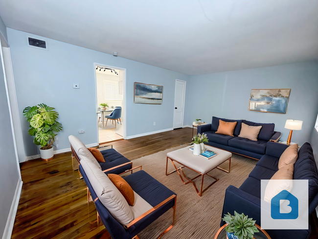 Charming 2-Bedroom, 1-Bath Renovated Gem n... - Charming 2-Bedroom, 1-Bath Renovated Gem n... Apartment