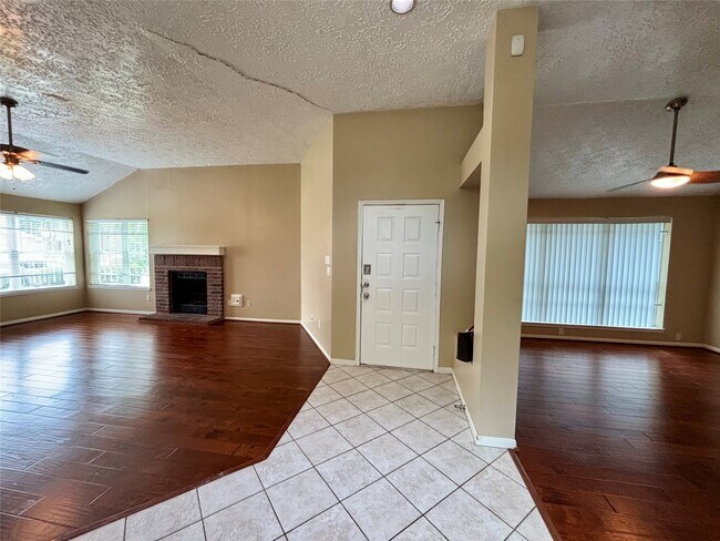 12702 Meadway Ct