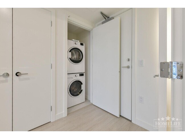 Photo - 13675-1107A 107A Ave Unit 1004