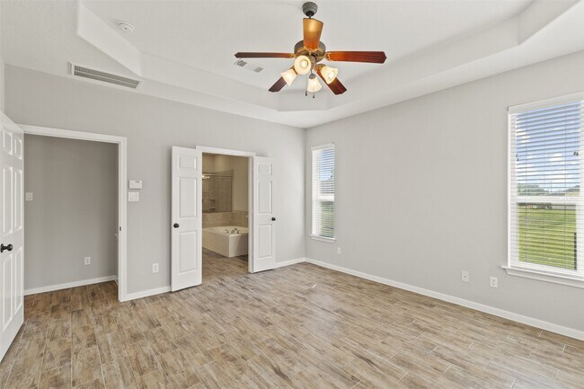 Photo - 521 Ironwood Forest Dr