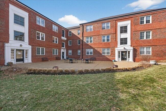 Photo - 923 S Hanley Rd Unit C