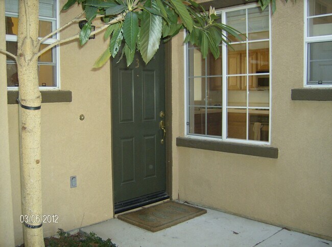 Photo - Spacious Three Bedroom Townhouse with Atta...