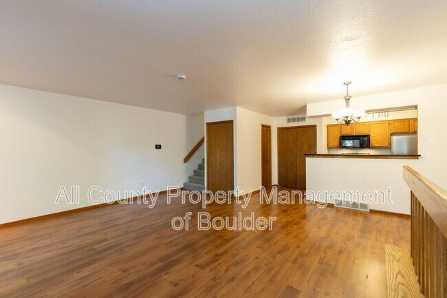 Photo - 5056 Buckingham Rd