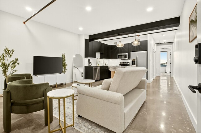 Building Photo - 15 W 6th St Unit ID1322468P