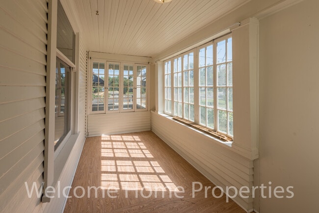 Photo - 1125 W Pine St