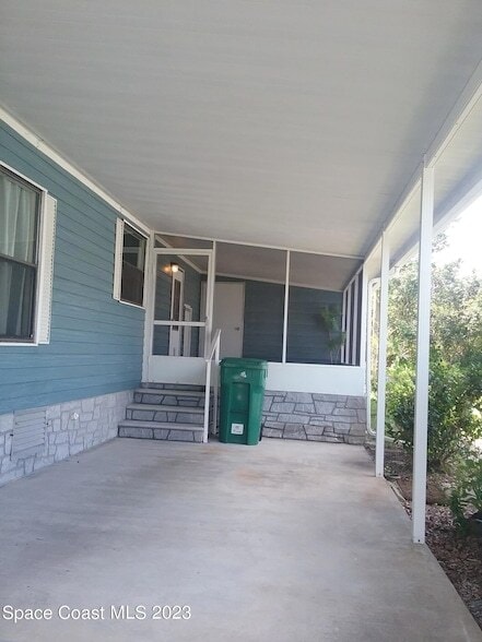 Photo - 1609 Ridge Dr