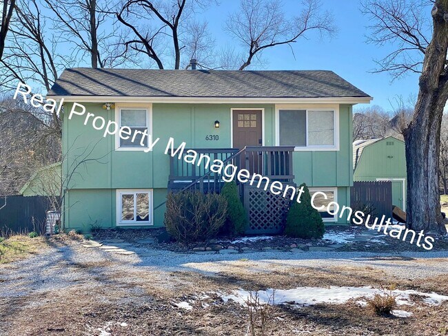 Charming Home in a Country Setting - Charming Home in a Country Setting