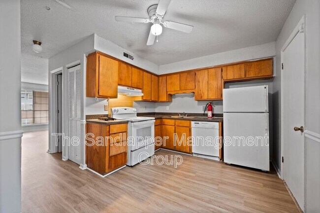 Photo - 3614 Peppertree Ln