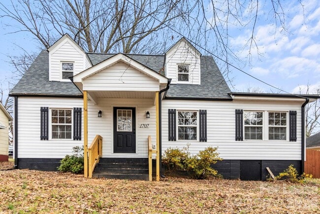 Photo - 1707 Wilson W Lee Blvd