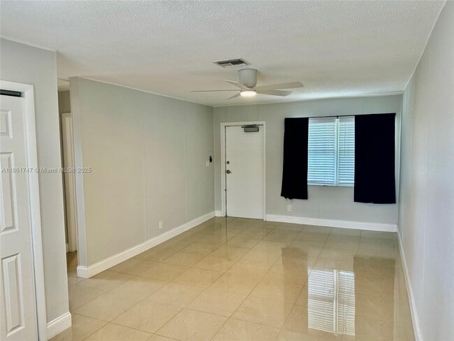 Photo - 1077 SE 22nd Ave Unit N5