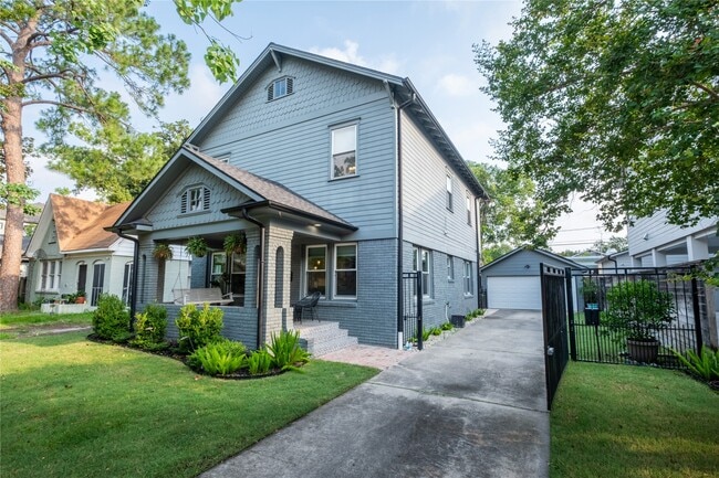 Photo - 927 Highland St