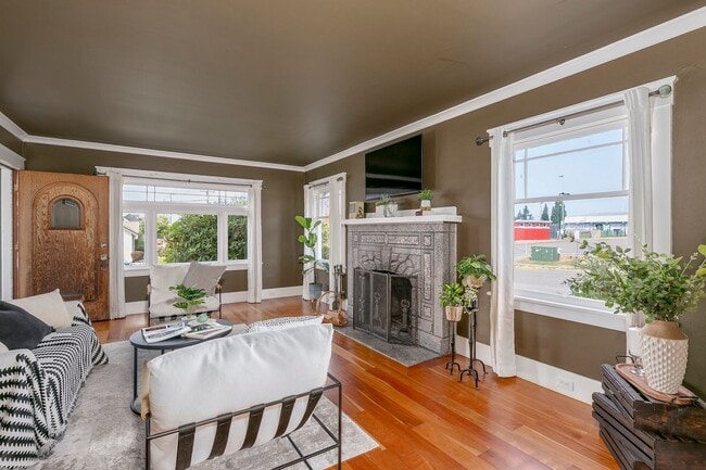 Photo - Beautiful Historic Multi Generational home in Heart of Snohomish