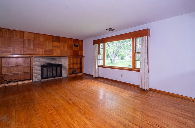 Photo - 110 Parker Dr