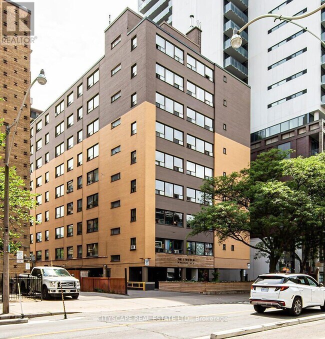 Photo - 85 Wellesley St E Unit 209