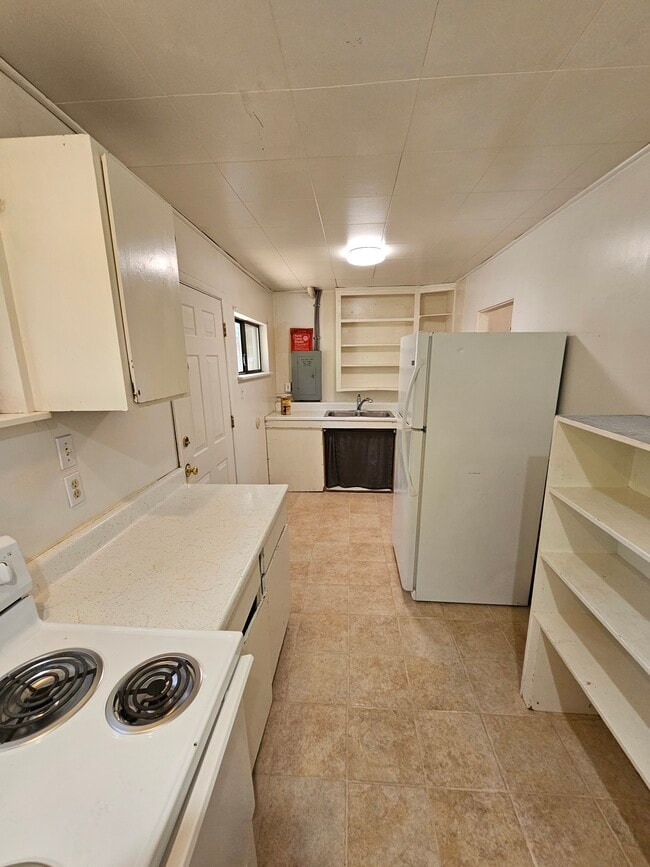 Photo - 1170 NE Harvey Rd