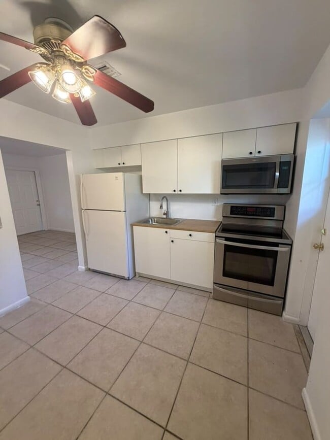 410 NE 12th Ave Unit A