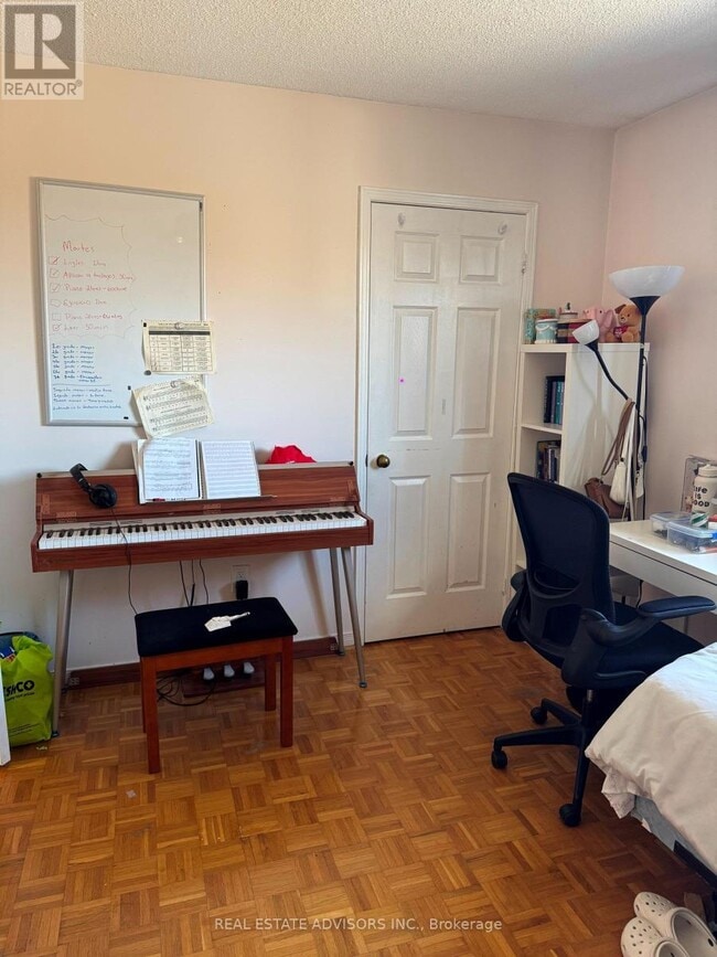 Photo - 103 Belmont Crescent