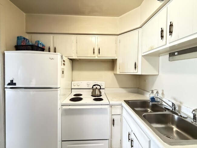 Photo - 2012 N Orleans St Unit B5