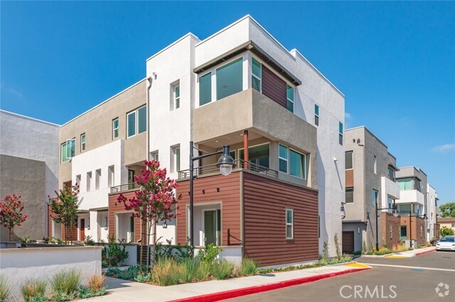 Building Photo - 609 S Lyon St Rental