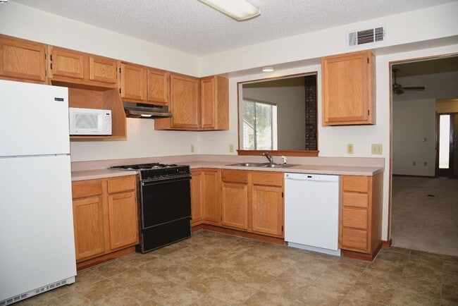 Photo - 344 Evergreen Ave