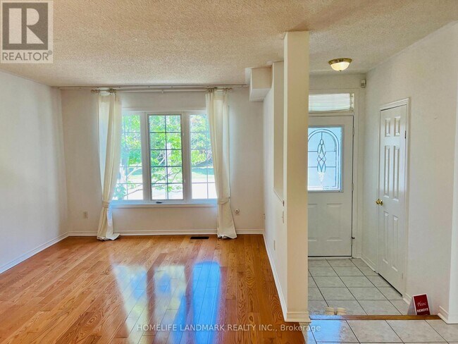 Photo - 309 Bantry Ave