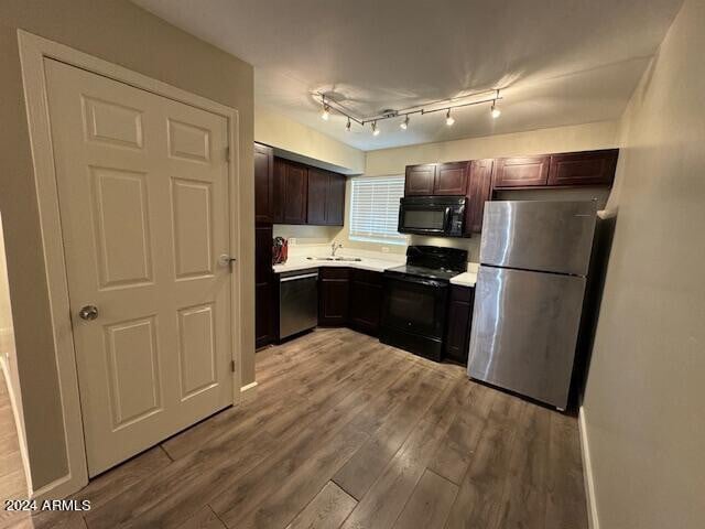 Building Photo - 310 W Earll Dr Unit 109