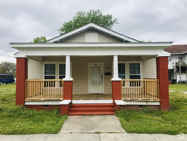 Building Photo - 107 S Independence St Rental