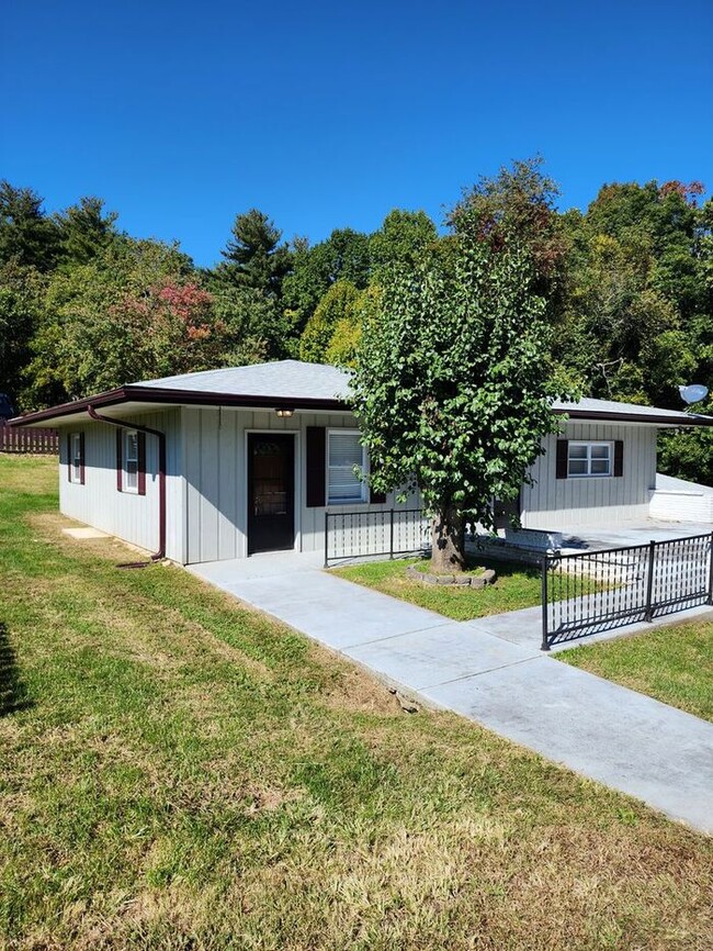 East Asheville Rental! - East Asheville Rental!