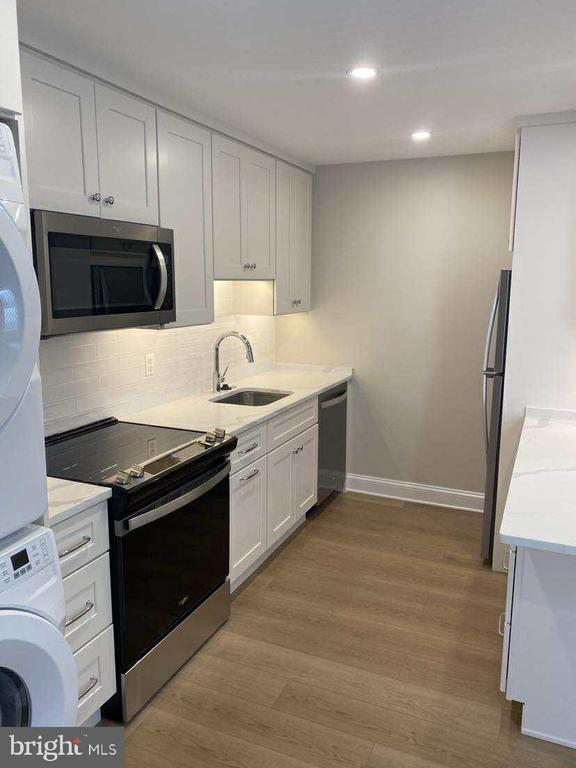 Building Photo - 120 W 4th Ave Unit 4 Rental