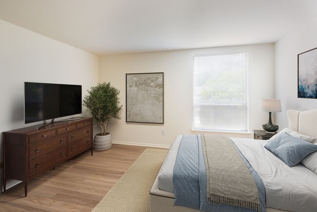 Photo - 170 Lakeside