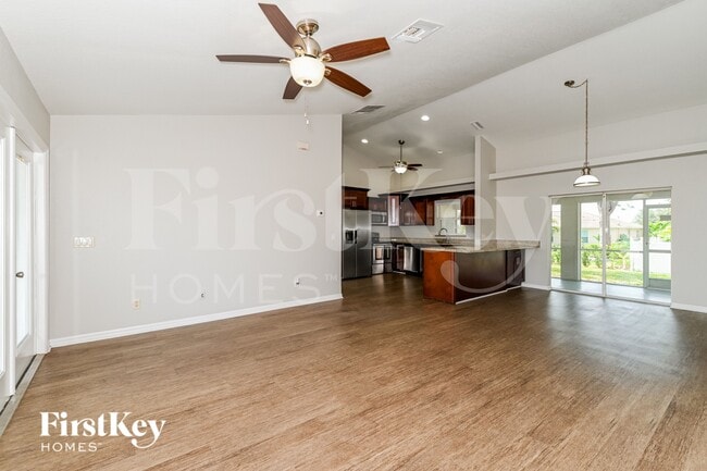 Photo - 118 NE 6th Ave