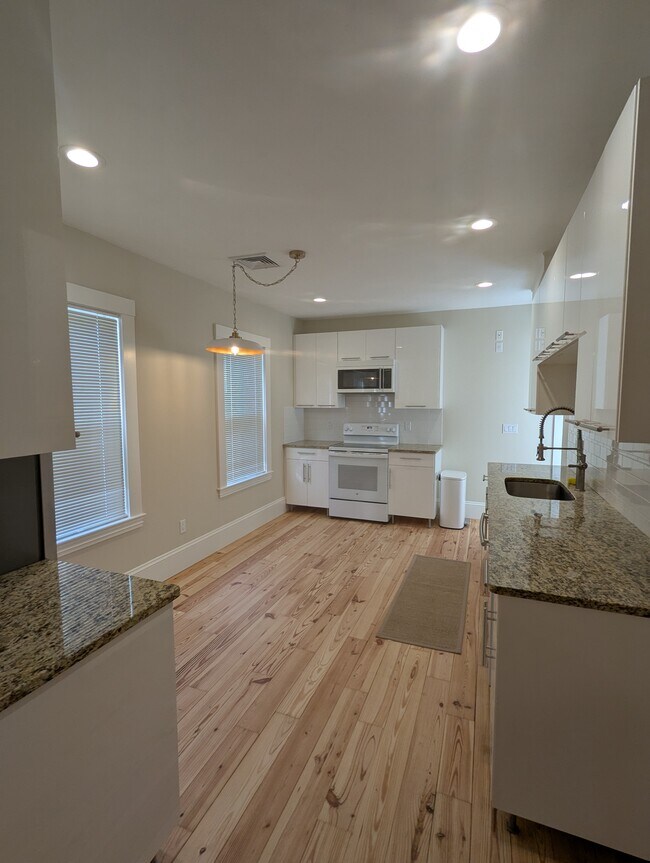 Photo - 211 Adams St Unidad 2