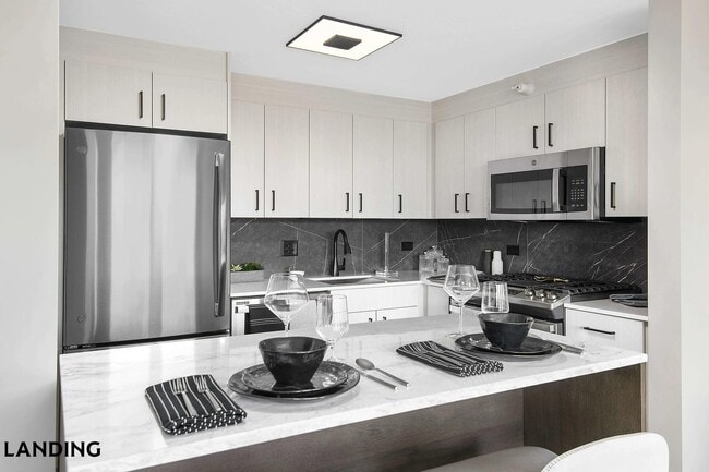 Photo - 1922 W Ogden Ave Unit 709