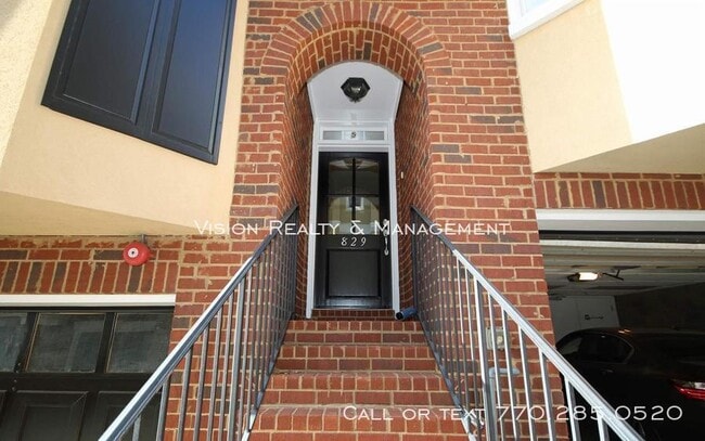 Photo - 829 Clifton Heights Ln NE