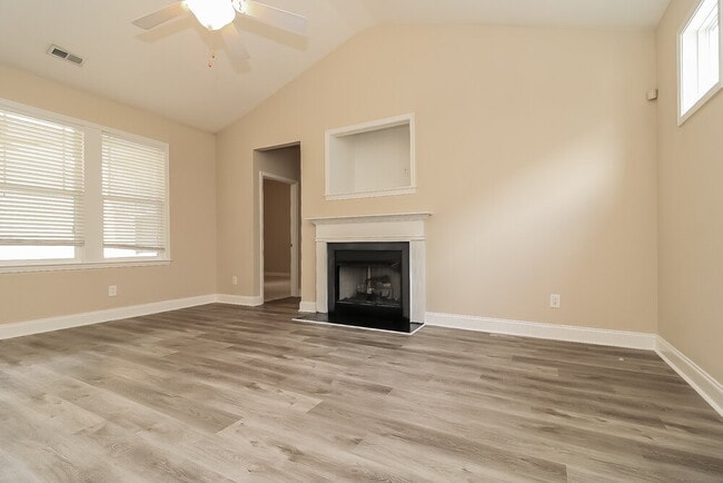 Photo - 84 Denby Cir